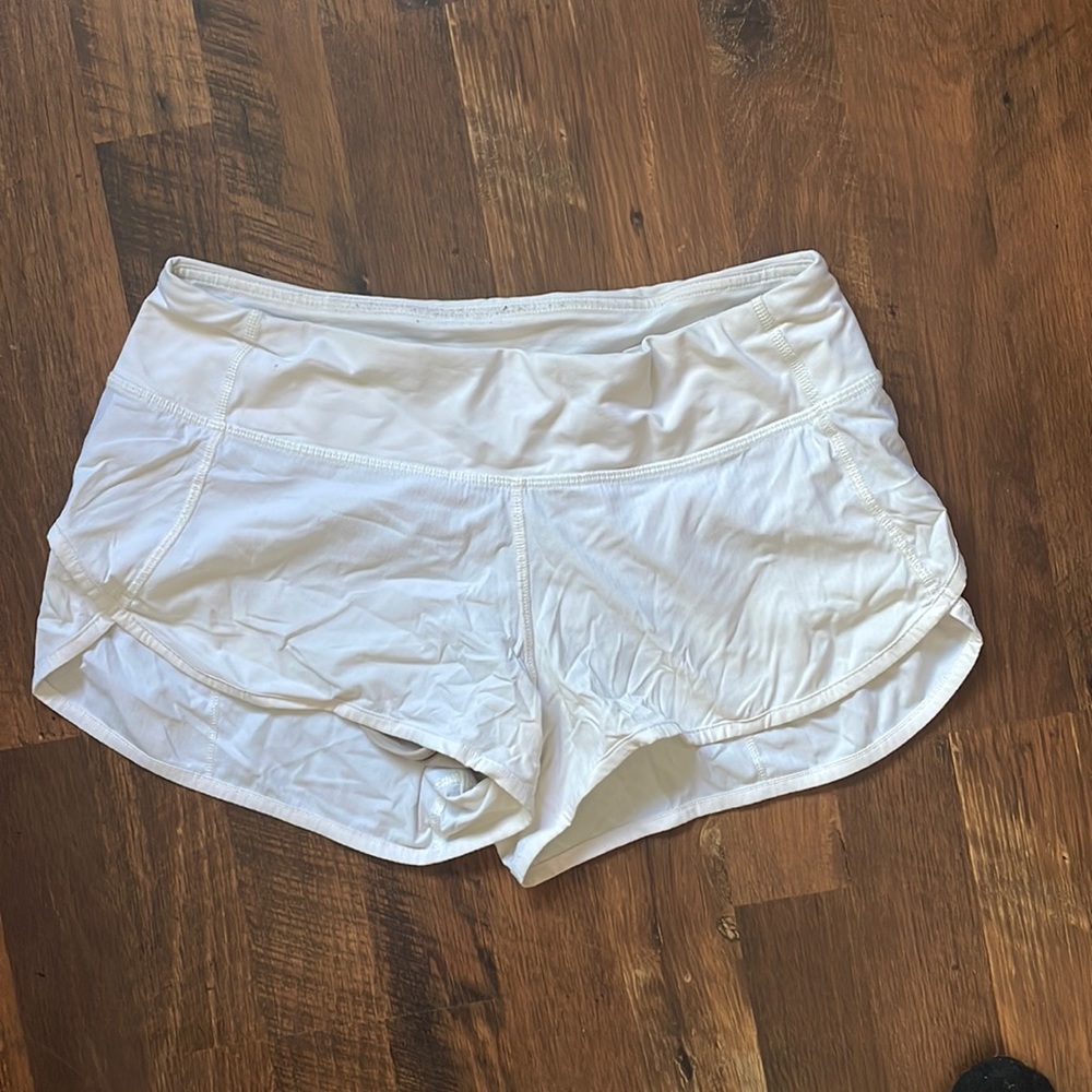 White Lululemon speed shorts 2.5 inch